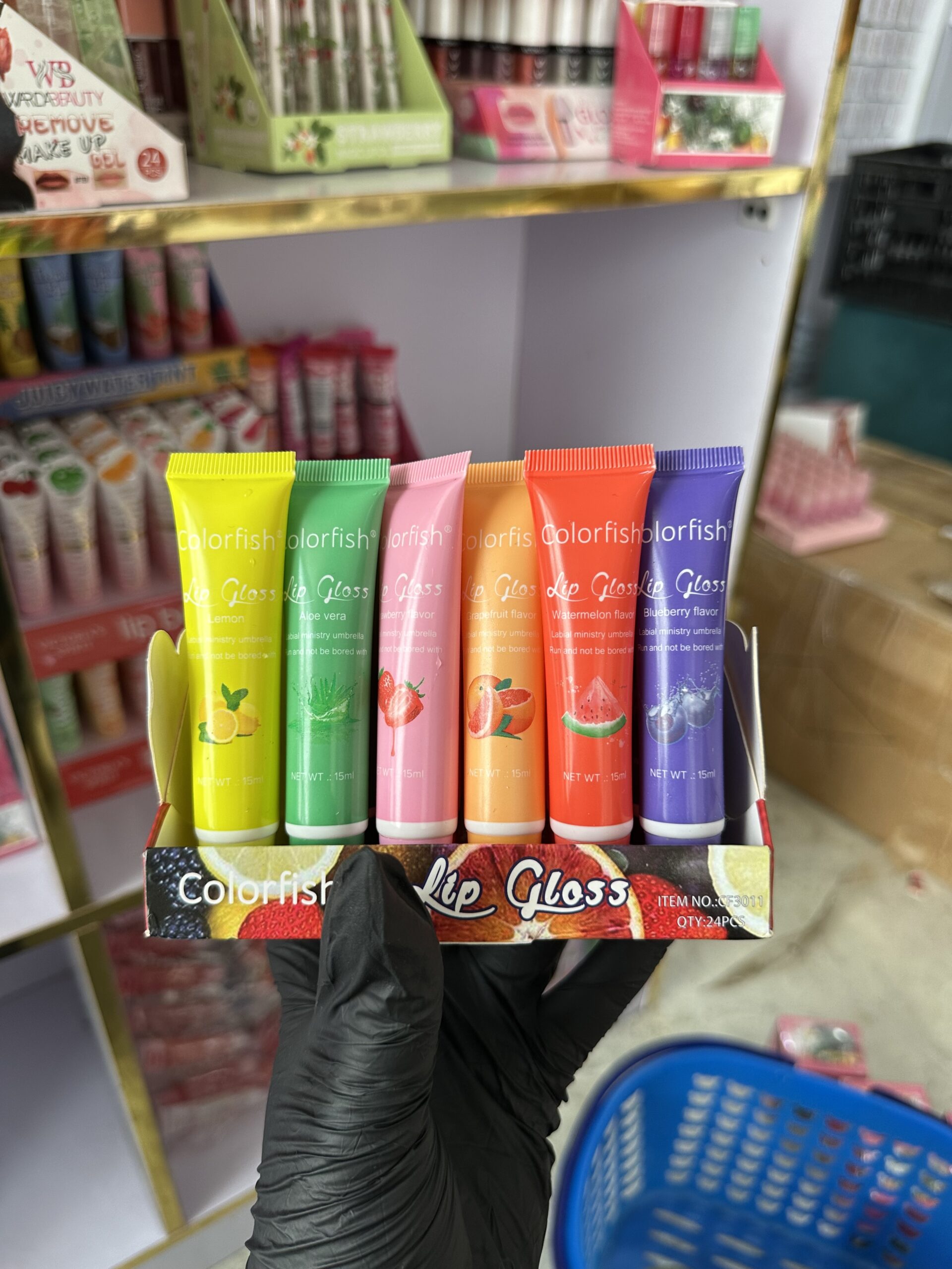 Color fish lip gloss