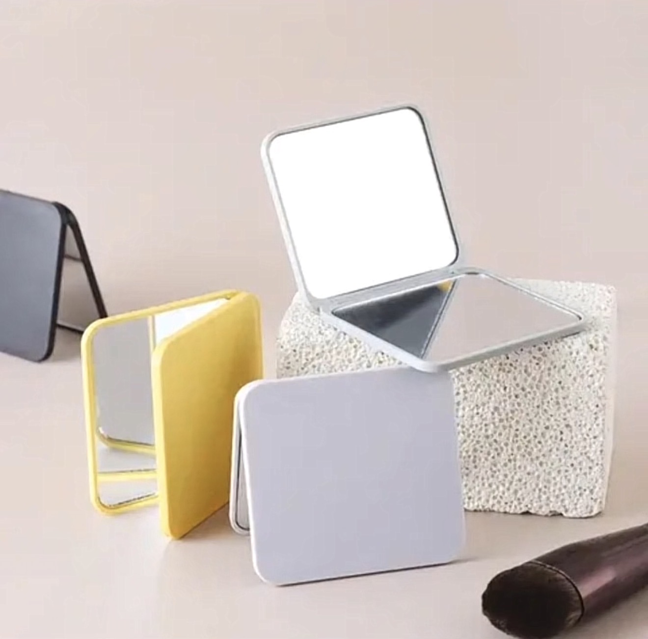 Mini 2sided flip mirror